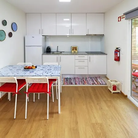 Welcoming House In Medros With Terrace Feriehus